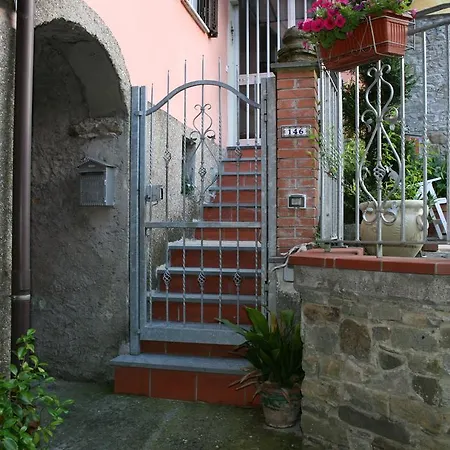 Ca' Rossi Διαμέρισμα Beverino